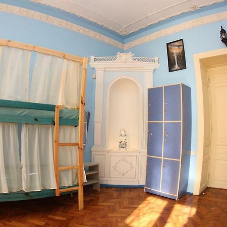 Orpheus Hostel And Apartments Одесса Экстерьер фото