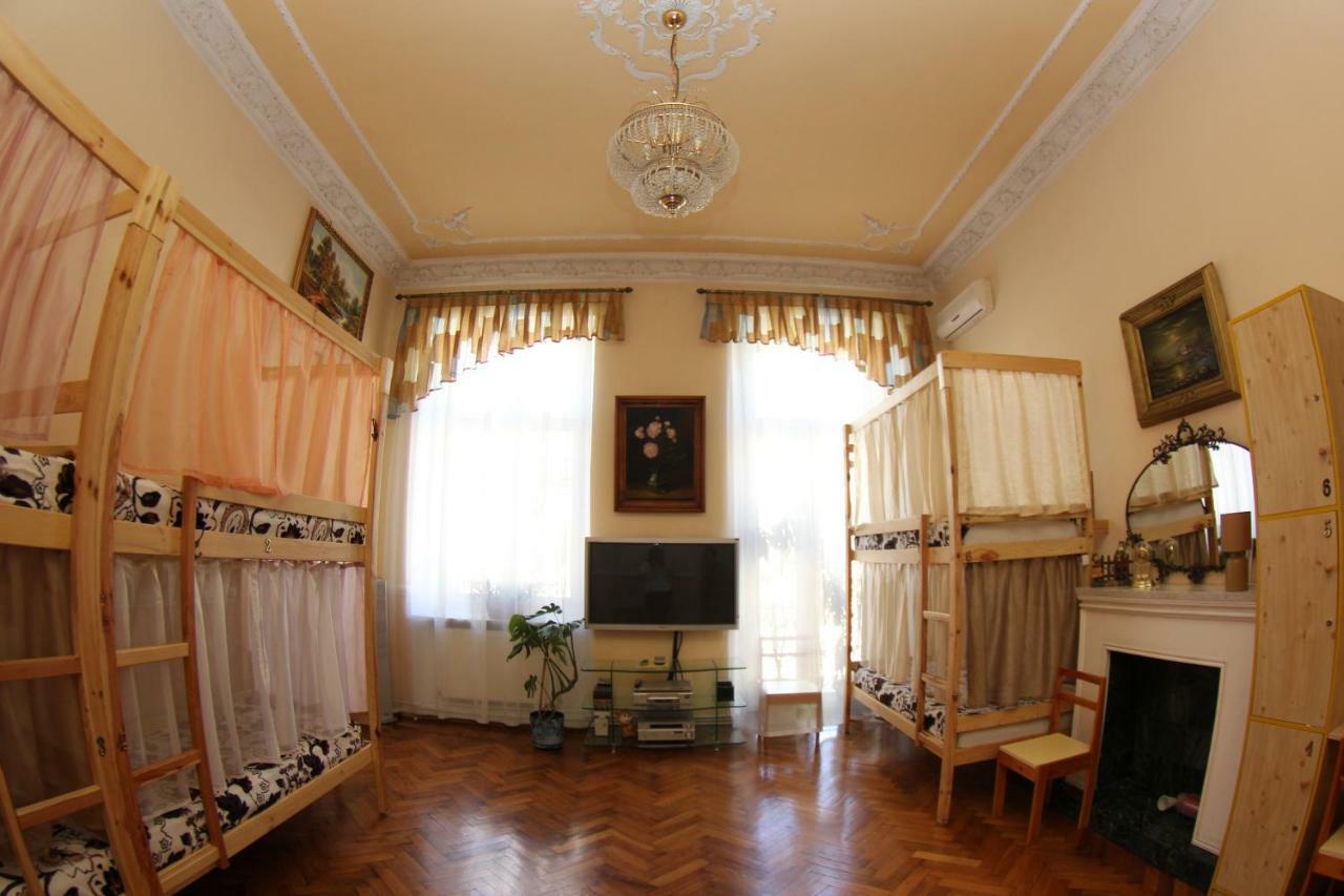 Orpheus Hostel And Apartments Одесса Экстерьер фото