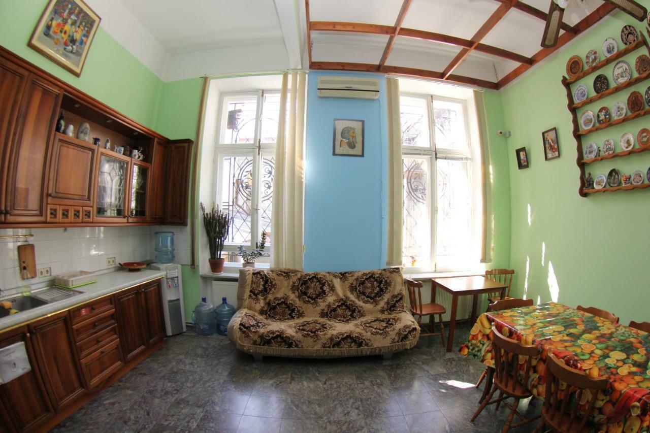 Orpheus Hostel And Apartments Одесса Экстерьер фото